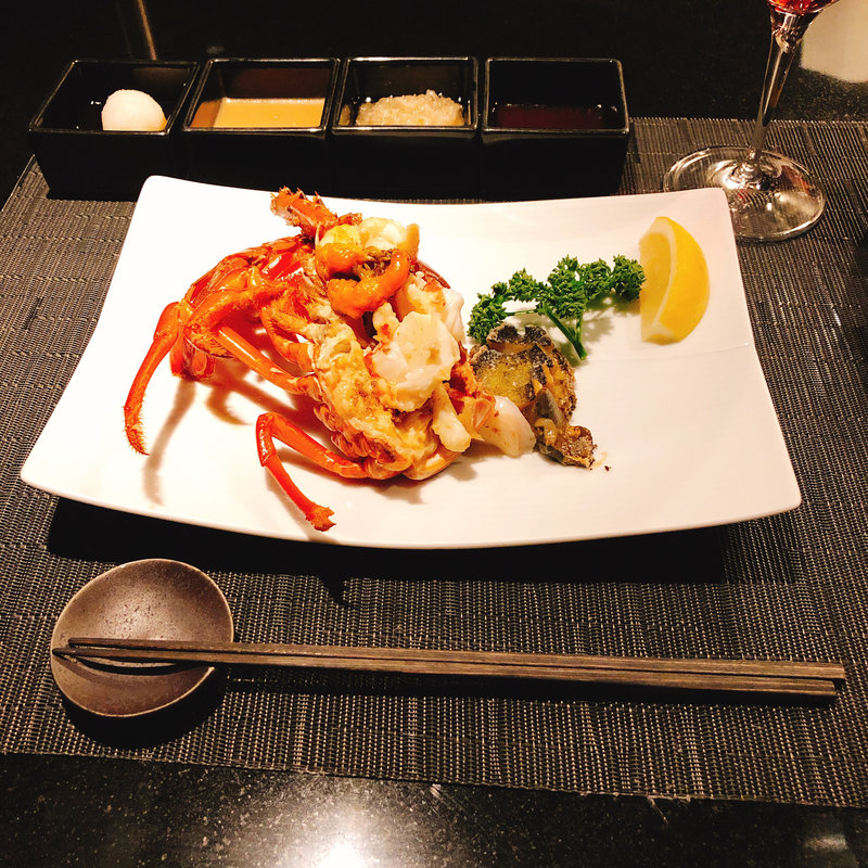 伊勢海老と鮑の鉄板焼き(天川 鉄板焼き)