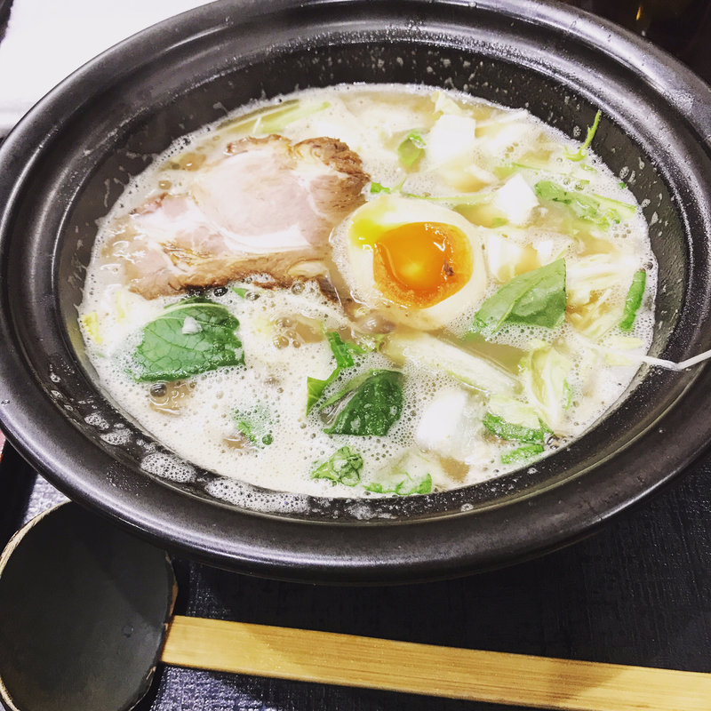 豚骨醤油ラーメン(せんじゅ 麺処 猪太 （センジュ メンドコロ イブト）)