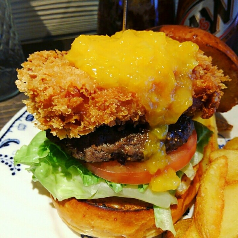 スパムチーズカツバーガー～無農薬デコポンソースがけ～(だるま珈琲)