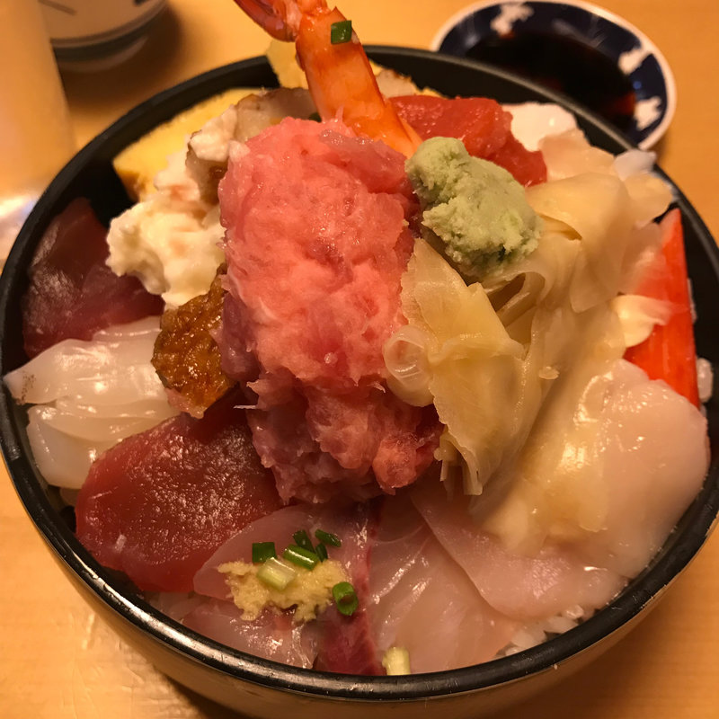 ちらし中盛り(すし定)