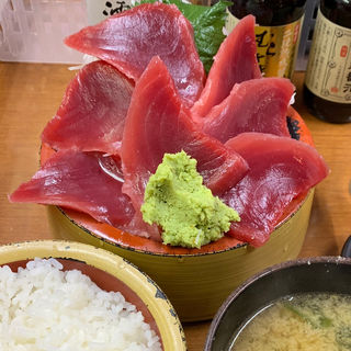 赤丼(タカマル鮮魚店 2号館)