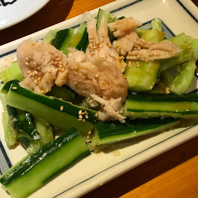 タタキキューリの蒸し鶏のせ(世界の山ちゃん 則武店)