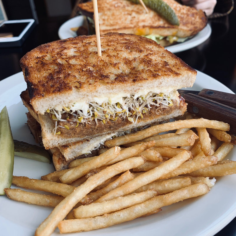 バーベキューブルドポーク(デウス エクス マキナ HARAJYUKU （Deus Ex Machina）)