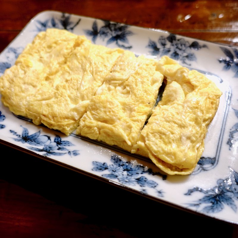 出汁巻玉子(立吞み処 ぎをんのえりぃ)