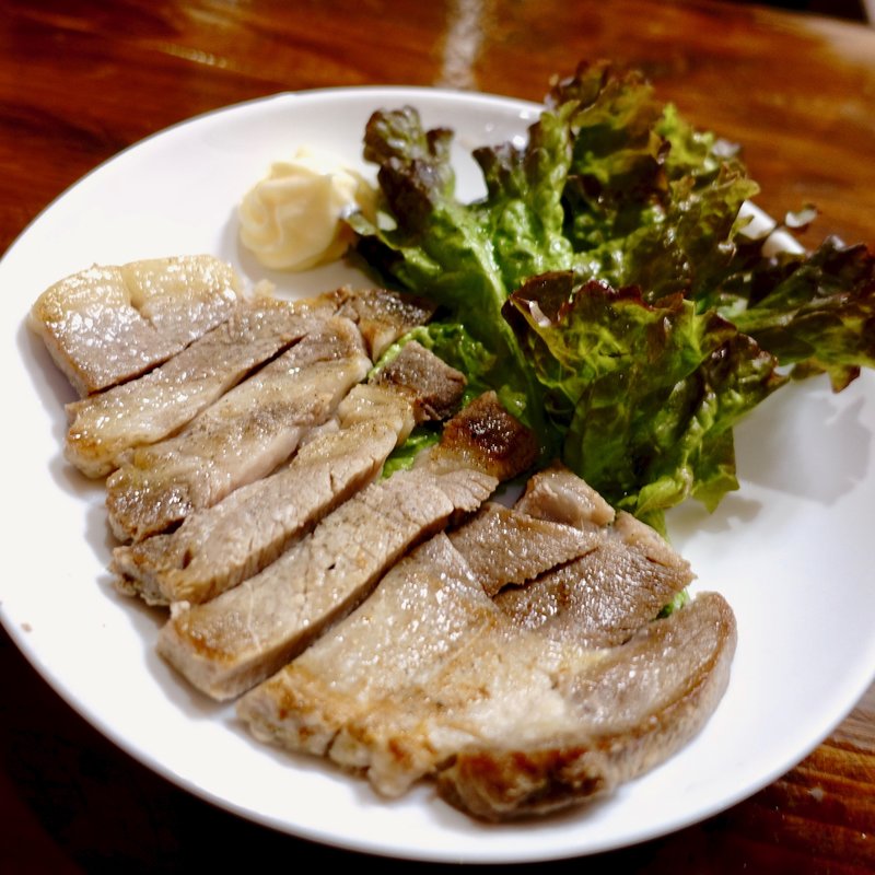 スタミナ焼肉(立吞み処 ぎをんのえりぃ)