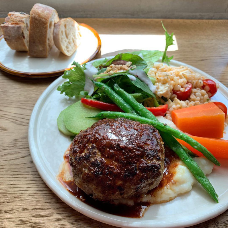 グリルハンバーグ(天然酵母パン)(オン アンド オン （On and on）)