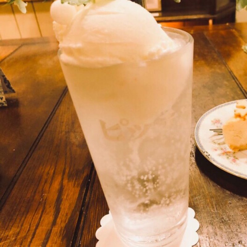 ホワイトクリームソーダ(バブーシュカ)