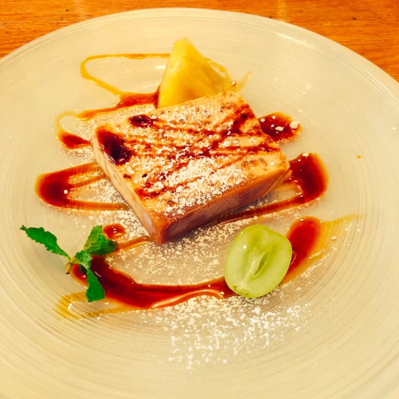 ランチデザート  くるみのクリームブリュレケーキ(Oliveira)