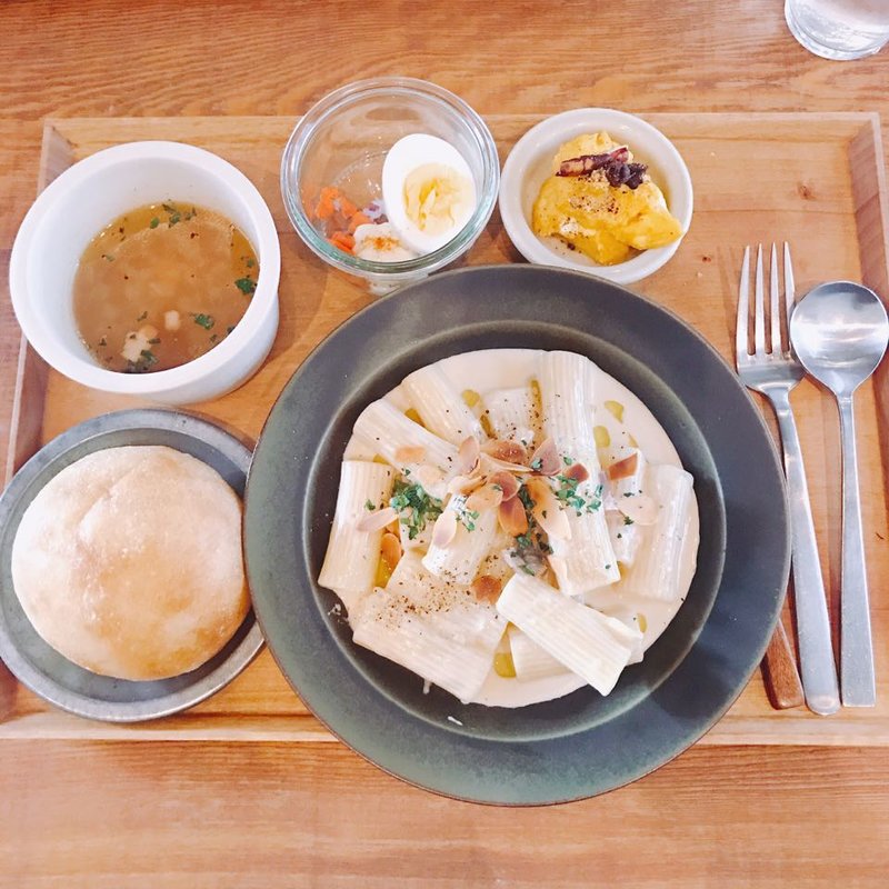 ゴルゴンゾーラとローストアーモンドのペンネ(SAN)