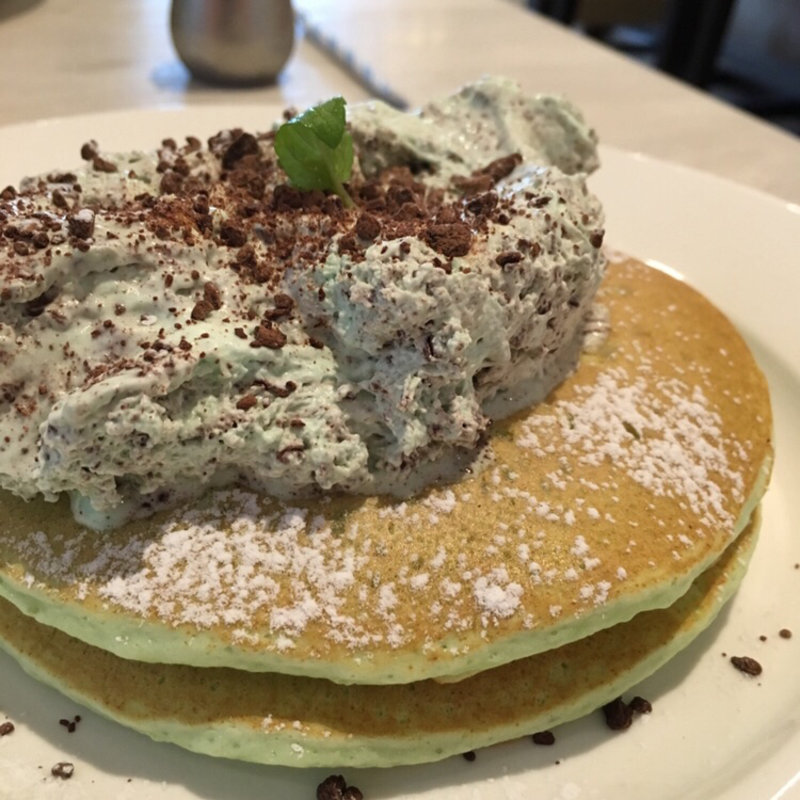 チョコミントパンケーキ(Cinnamon's Restaurant 横浜山下公園店)