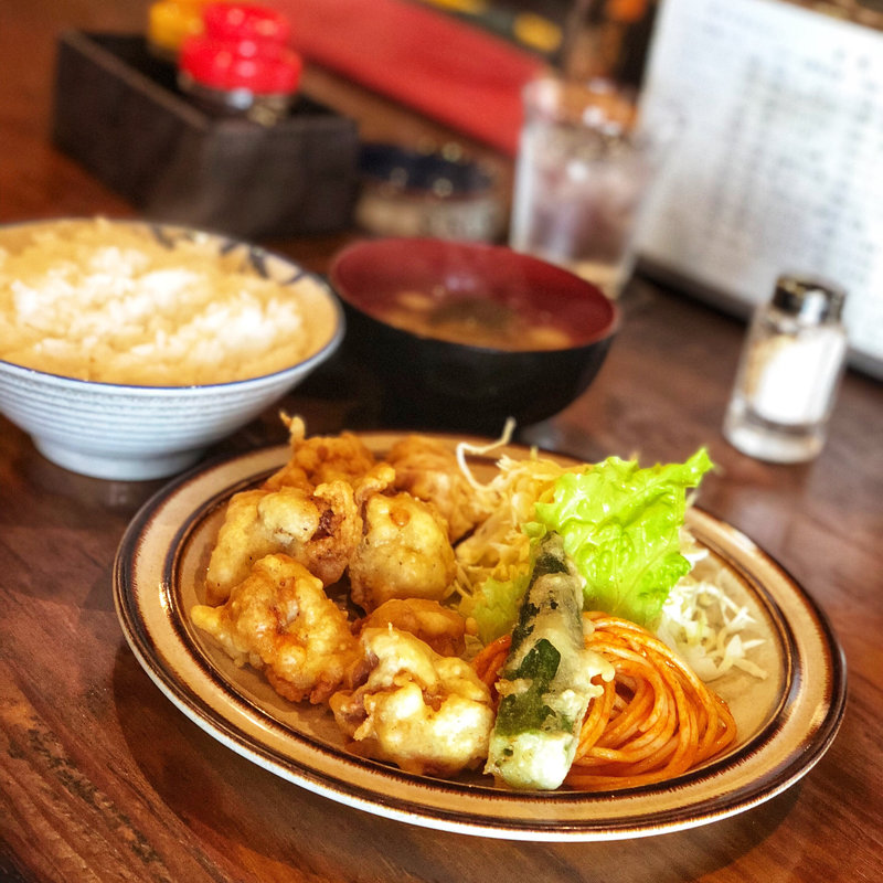 鶏の骨なし唐揚げ定食(COFFEE & COOK むちゃちゃ)