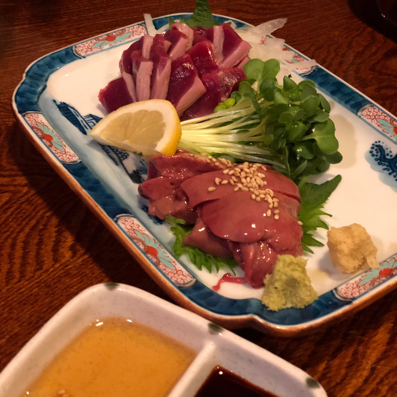 鶏刺し盛り合わせ(八風)