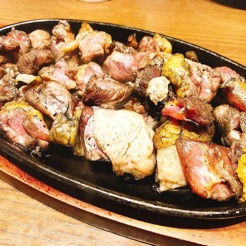 地鶏もも焼き(博多中洲あほう鳥 本店)