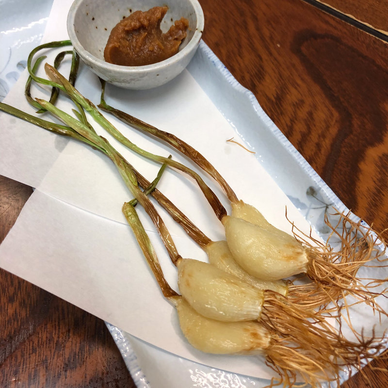 ヒゲにんにくの素揚げ(なみかた羊肉店)