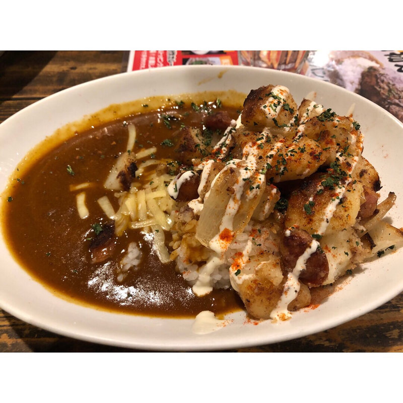 チョリソとジャーマンポテトカレー(TWO SAM'S UP （ツーサムズアップ）)