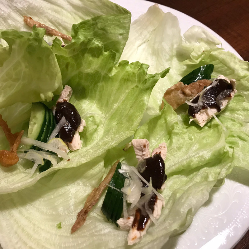 とり胸肉の味噌レタス包み(和彩酒処 伊織)