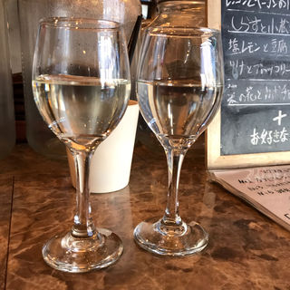 日本酒 2種飲み比べ(メグスタ 警固歩道橋酒場)