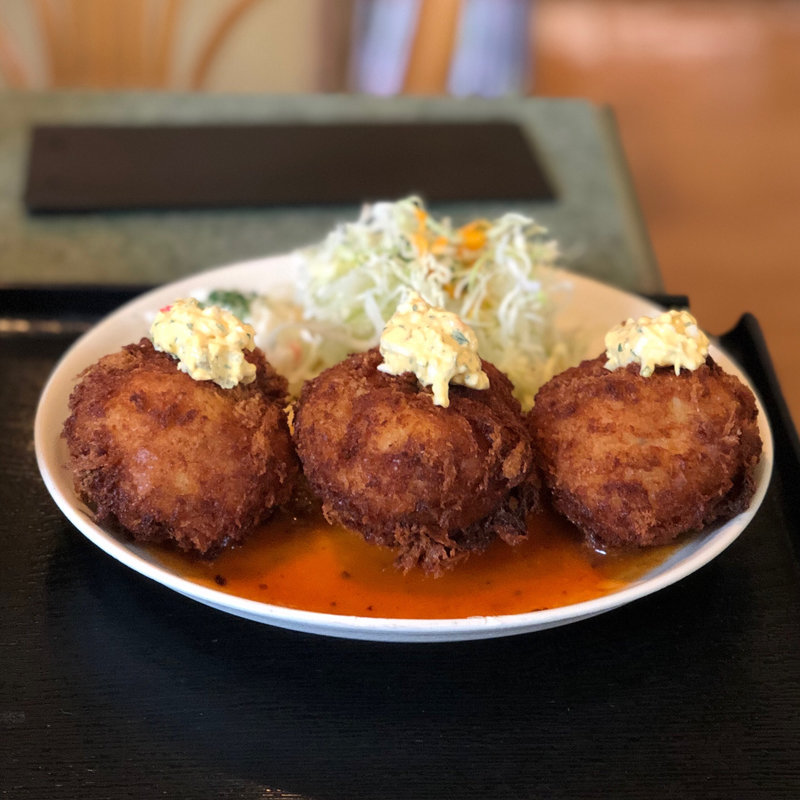 特製かにクリームコロッケ定食(洋食亭 寅安)