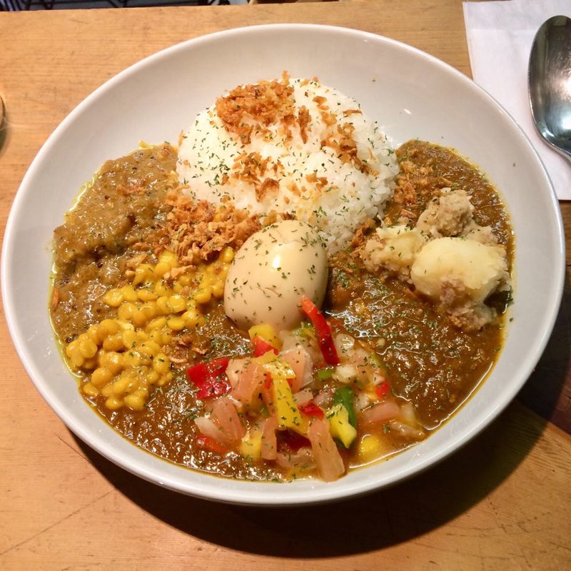 あいがけカレー(日本酒角打ち ツバキ 神田鍛冶町)