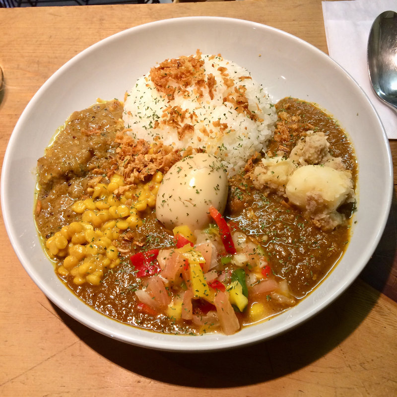 あいがけカレー(日本酒角打ち ツバキ 神田鍛冶町)