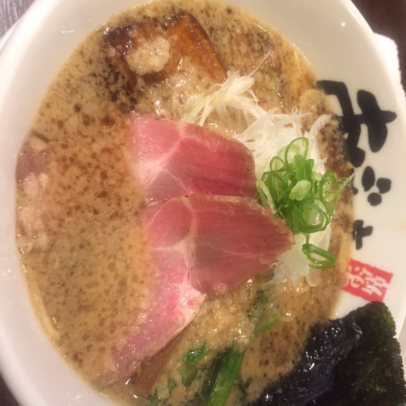 醤油背脂麺(麺屋あごすけ （めんやあごすけ）)