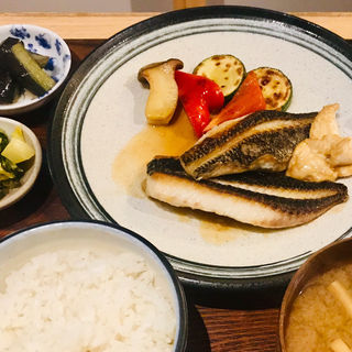 メジナのポワレ定食(Ashi Teishoku & Diner)