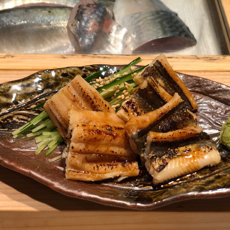 蒸し穴子のお造り(築地虎杖別館)