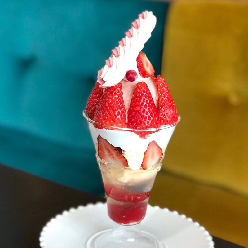 苺パフェ(パティスリー クリアン )