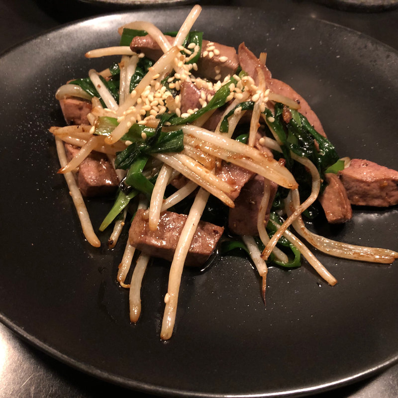 レバニラ炒め(新橋 牛もつ DAI)