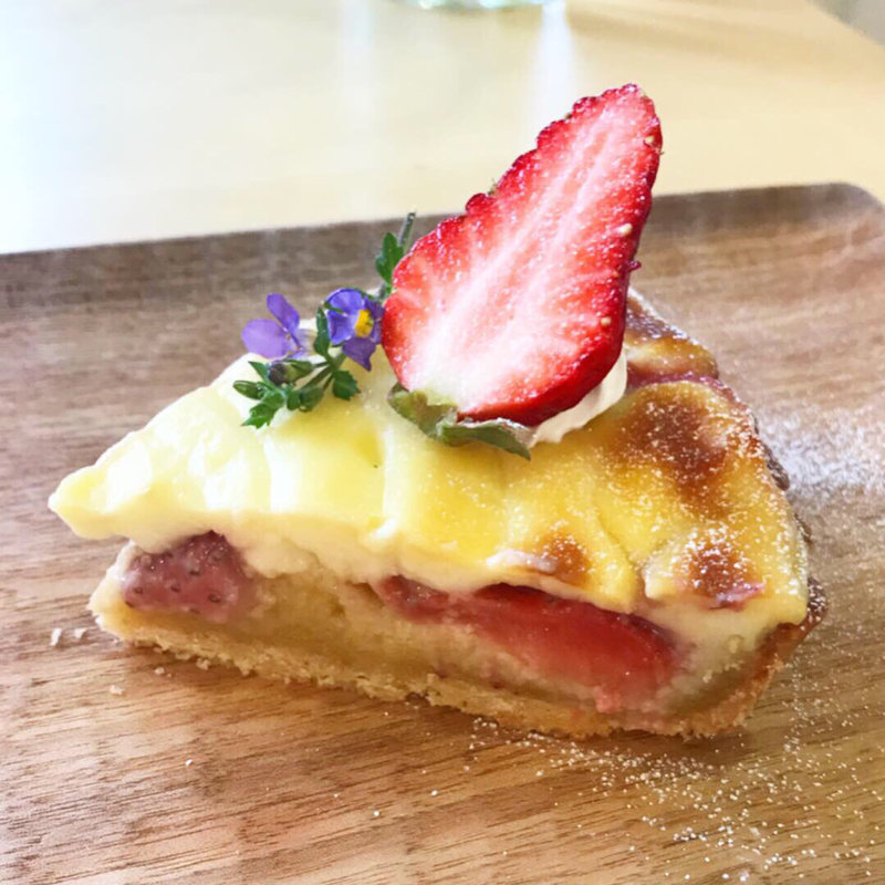 イチゴカスタードタルト(cafe百音)