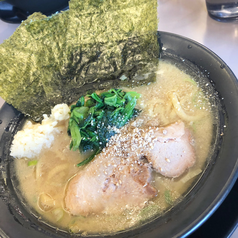 とんこつ醤油(横浜家系ラーメン 武骨家 ドーム前店)