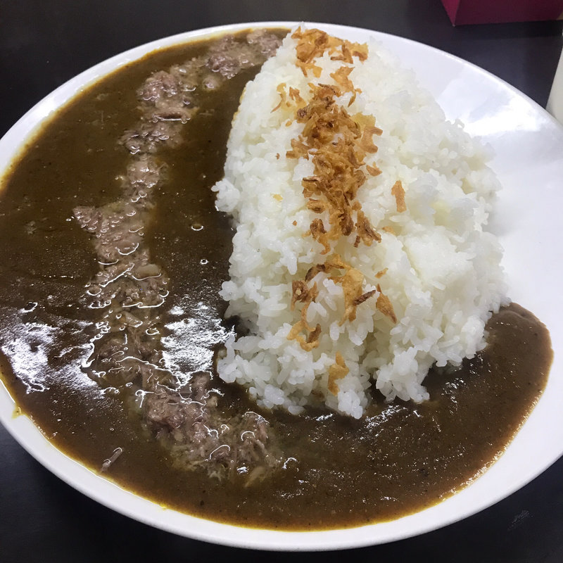 牛すじカレー特盛(牛すじカレー 小さなカレー家 大久保店)