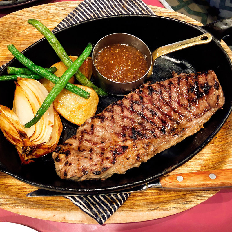 アンガス牛グリルステーキ ランチ(バルバラマーケットプレイス グランドロイヤル 大阪梅田エスト店)