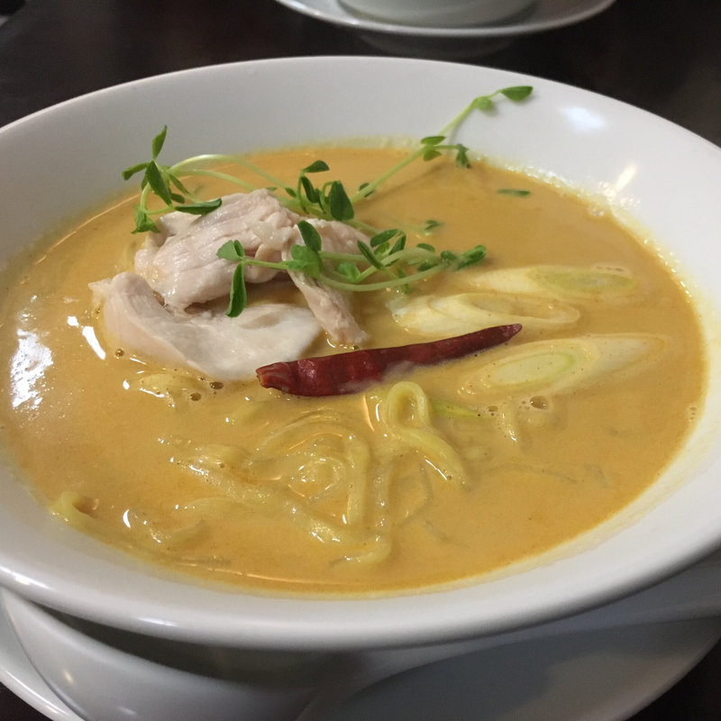 ココナッツカレーラーメン(鳥料理・とりそば ダイナソー)