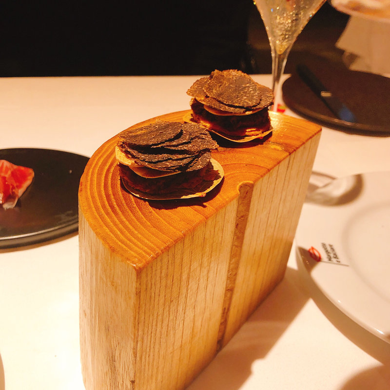 季節とトリュフの香り(フレンチ マルゴット・エ・バッチャーレ（Margotto e Baciare）西麻布)