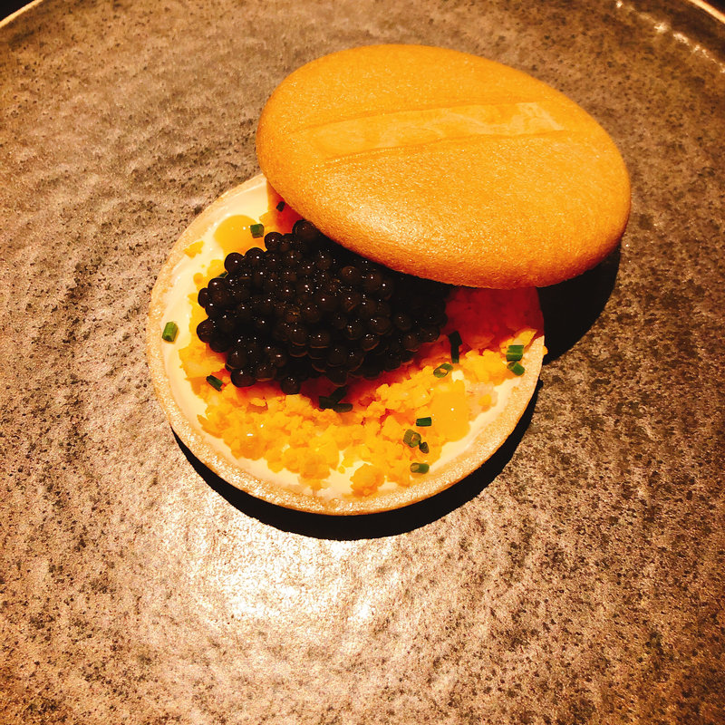 キャビア最中(フレンチ マルゴット・エ・バッチャーレ（Margotto e Baciare）西麻布)