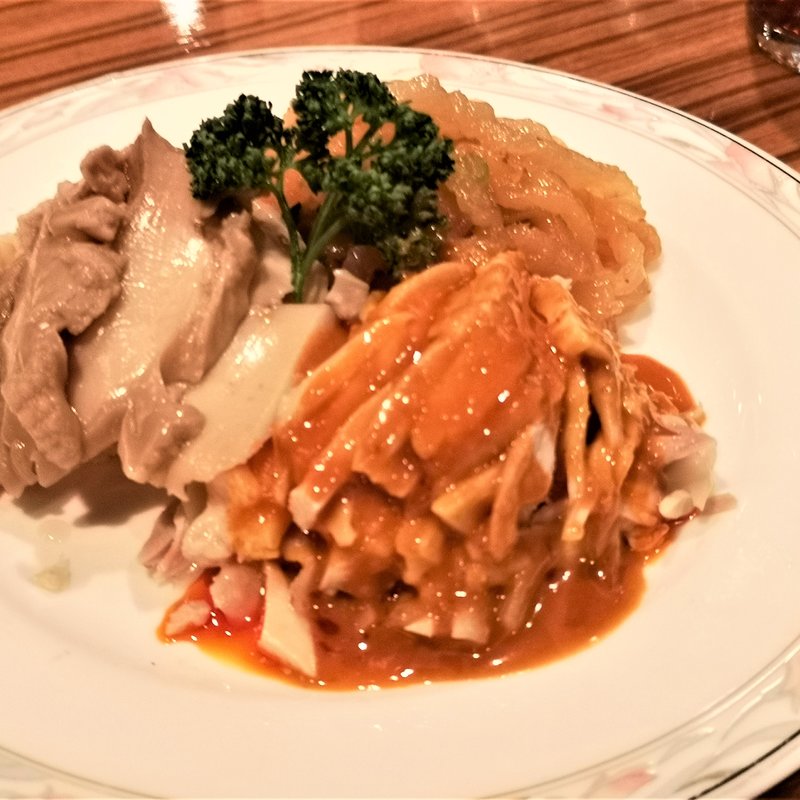 クラゲ・鮑・蒸鶏の盛り合わせ 2人前(重慶飯店新館レストラン)