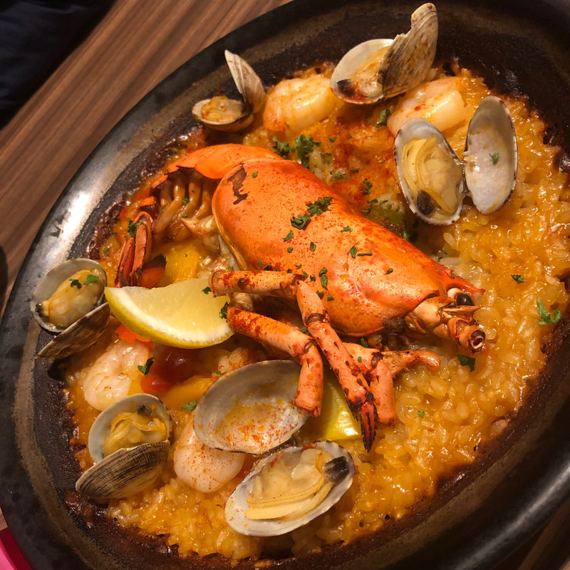 オマール海老のパエリア(シーフード＆スペインバル アスール)