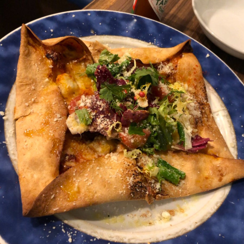 シーフードとアンチョビのトルティーヤ ピザ(シーフード＆スペインバル アスール)