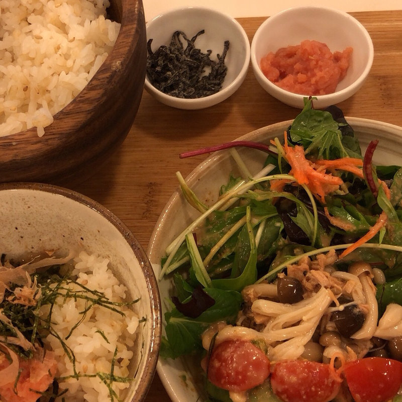 アボカド、ツナ、きのこの胡麻ソースサラダ膳(こめらく 贅沢な、お茶漬け日和。 横浜ランドマーク店)