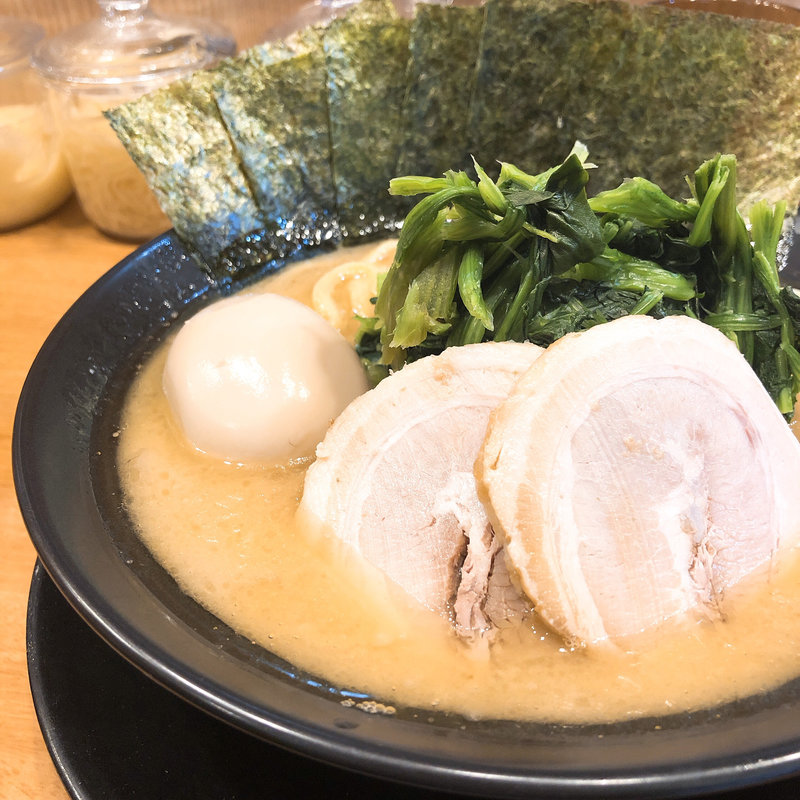 豚骨醤油スペシャル(横浜家系ラーメン 浅草家)