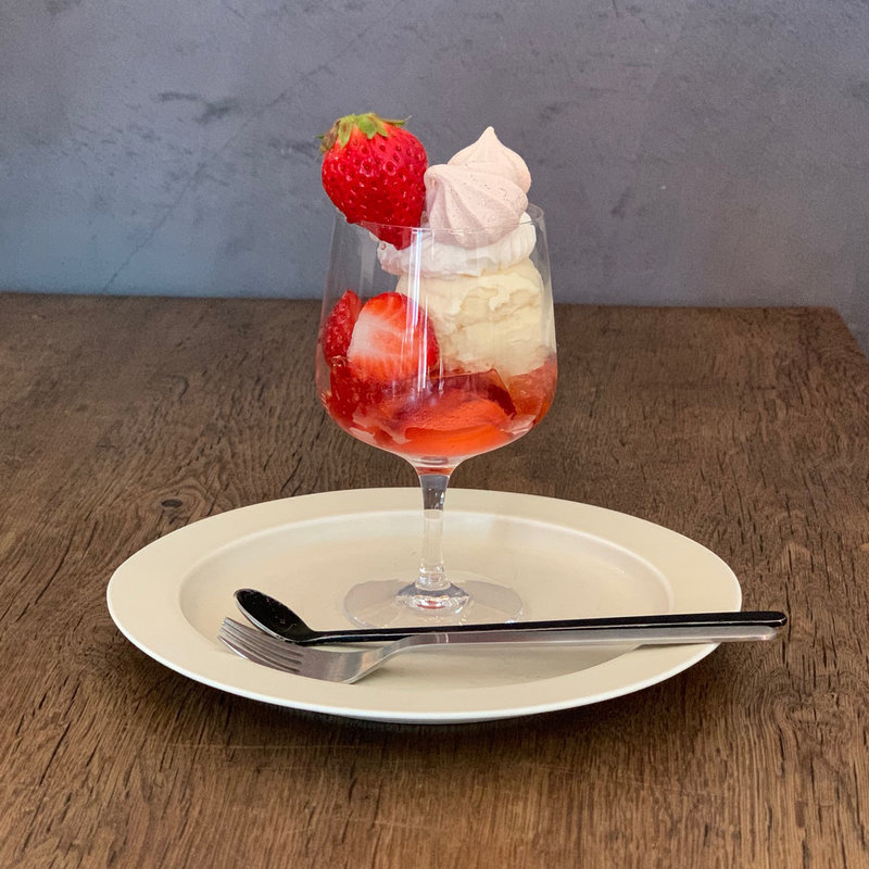 いちごのヴァシュラン(たべものと日用品 WAO)