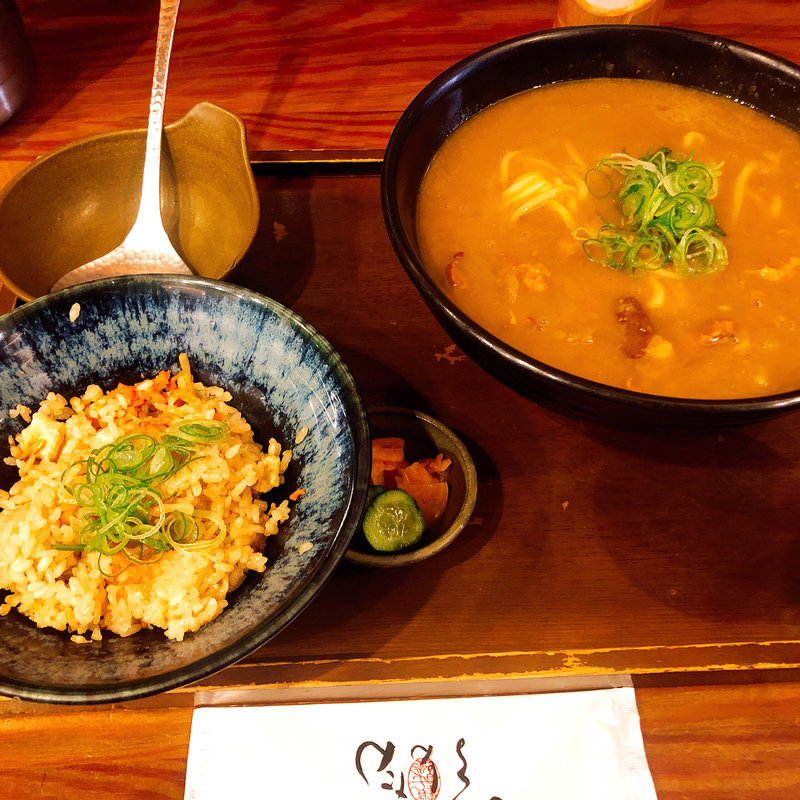カレーうどん2玉かやくご飯のセット(あげたち 匠の細麺 つるとんたん（大国町）)