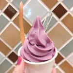 紫いもソフトクリーム(日本橋 芋屋金次郎)