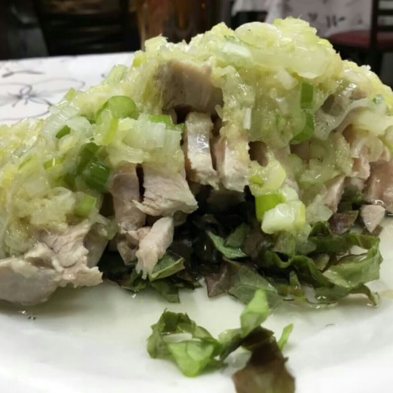 蒸し鶏(中華食堂 豊味園)