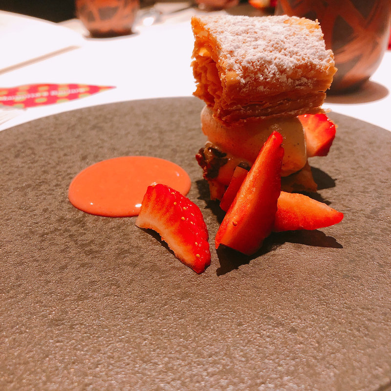 苺のミルフィーユ(フレンチ マルゴット・エ・バッチャーレ（Margotto e Baciare）西麻布)