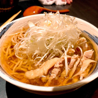 冷たい肉そば(山形蕎麦と炙りの焔蔵 GEMS新橋店)