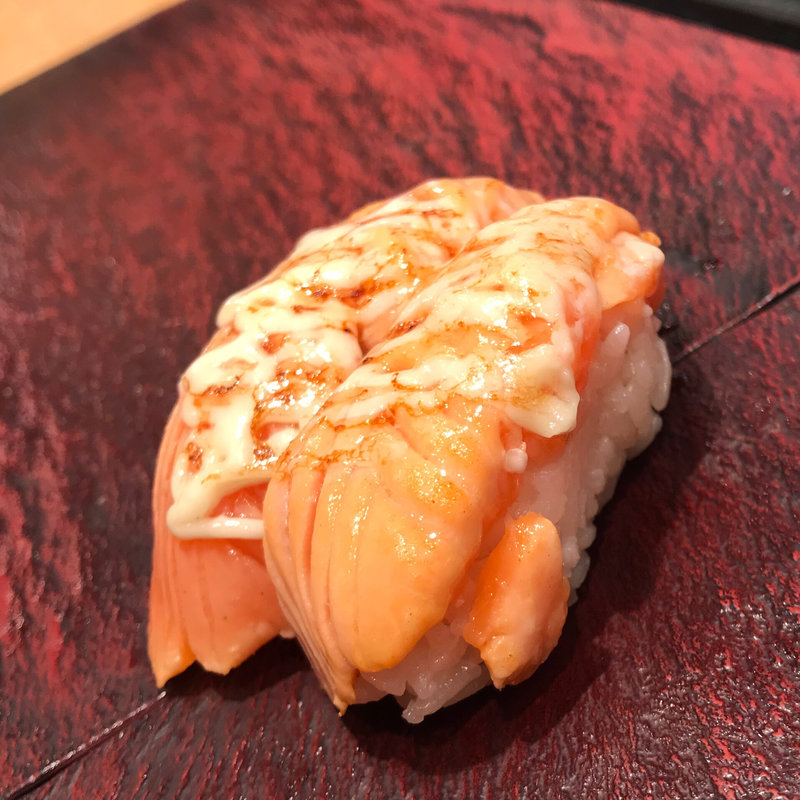 炙りサーモンマヨ(立ち寿司横丁 中野サンモール)