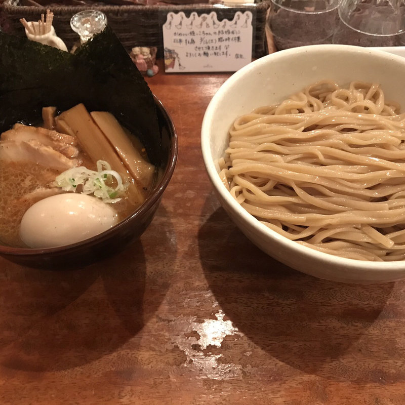(ヌードルズ （noodles）)