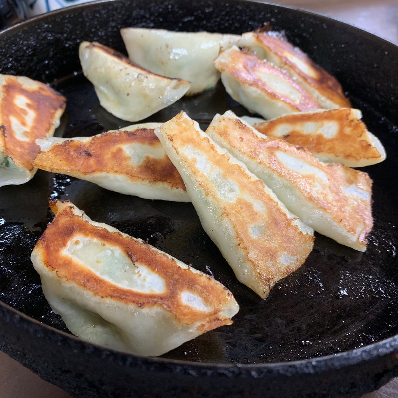 焼ぎょうざ 1人前(ぎょうざ いづみ)